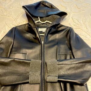 VALERIE STEVENS
NEW ZEALAND LAMBSKIN black Leather with hood car jacket M